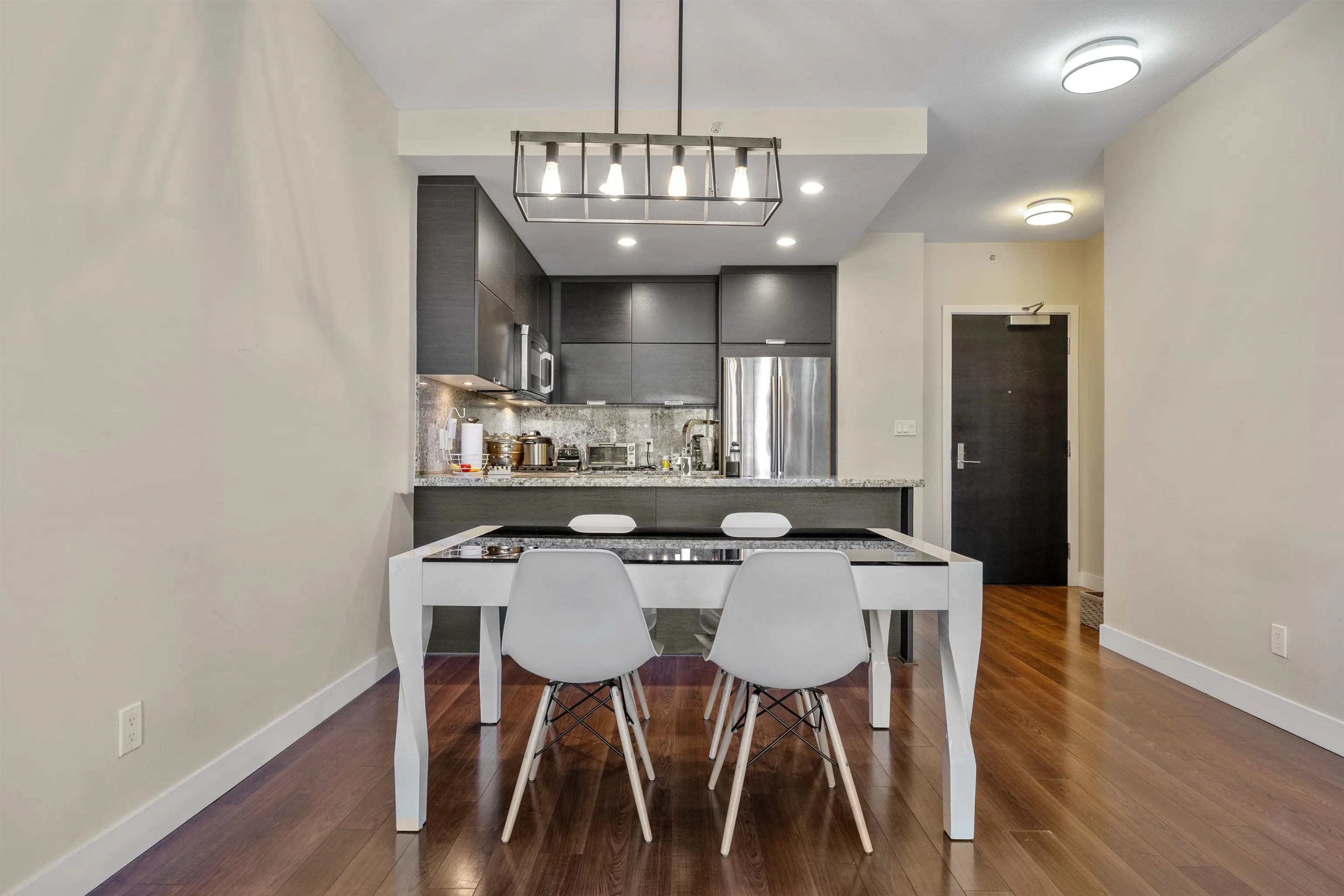 1506 2077 Rosser Avenue
