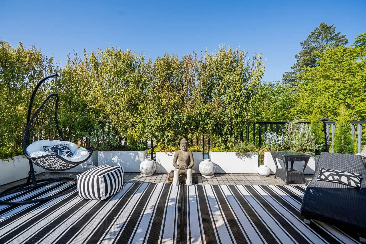 1638 Matthews Avenue