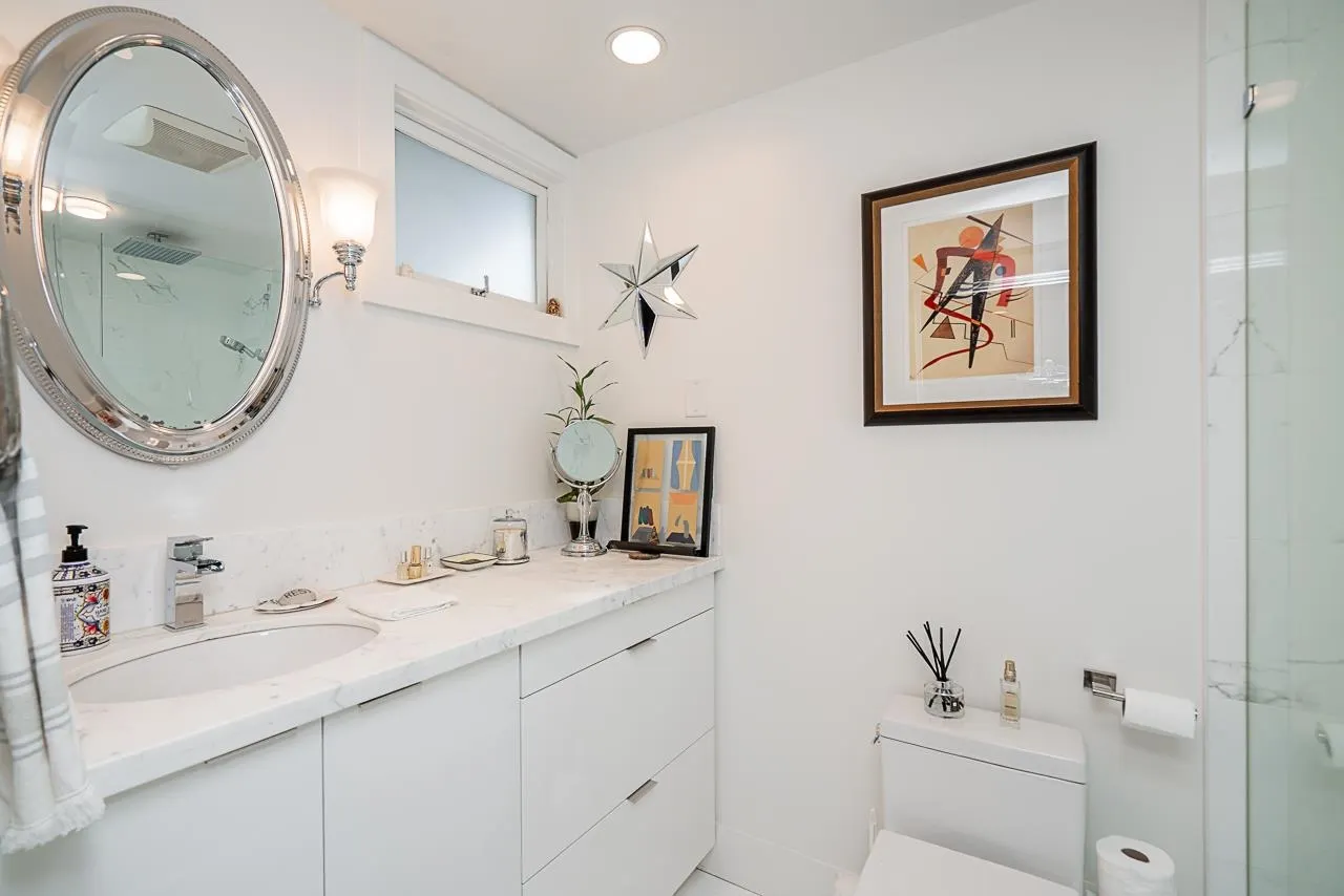 1638 Matthews Avenue