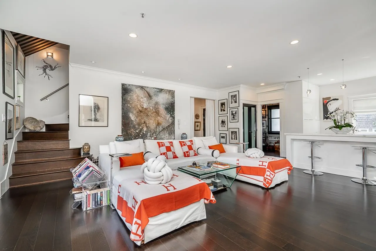 1638 Matthews Avenue