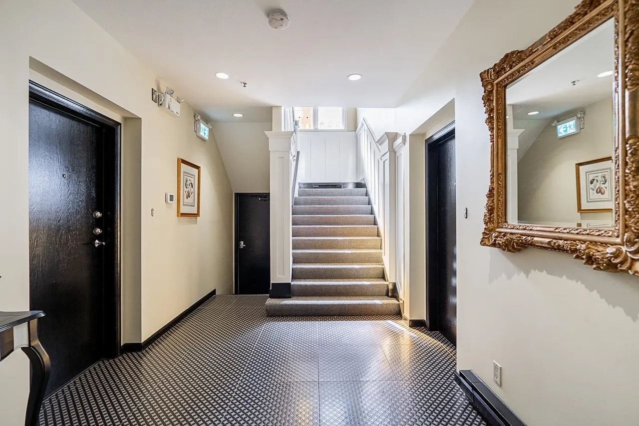 1638 Matthews Avenue