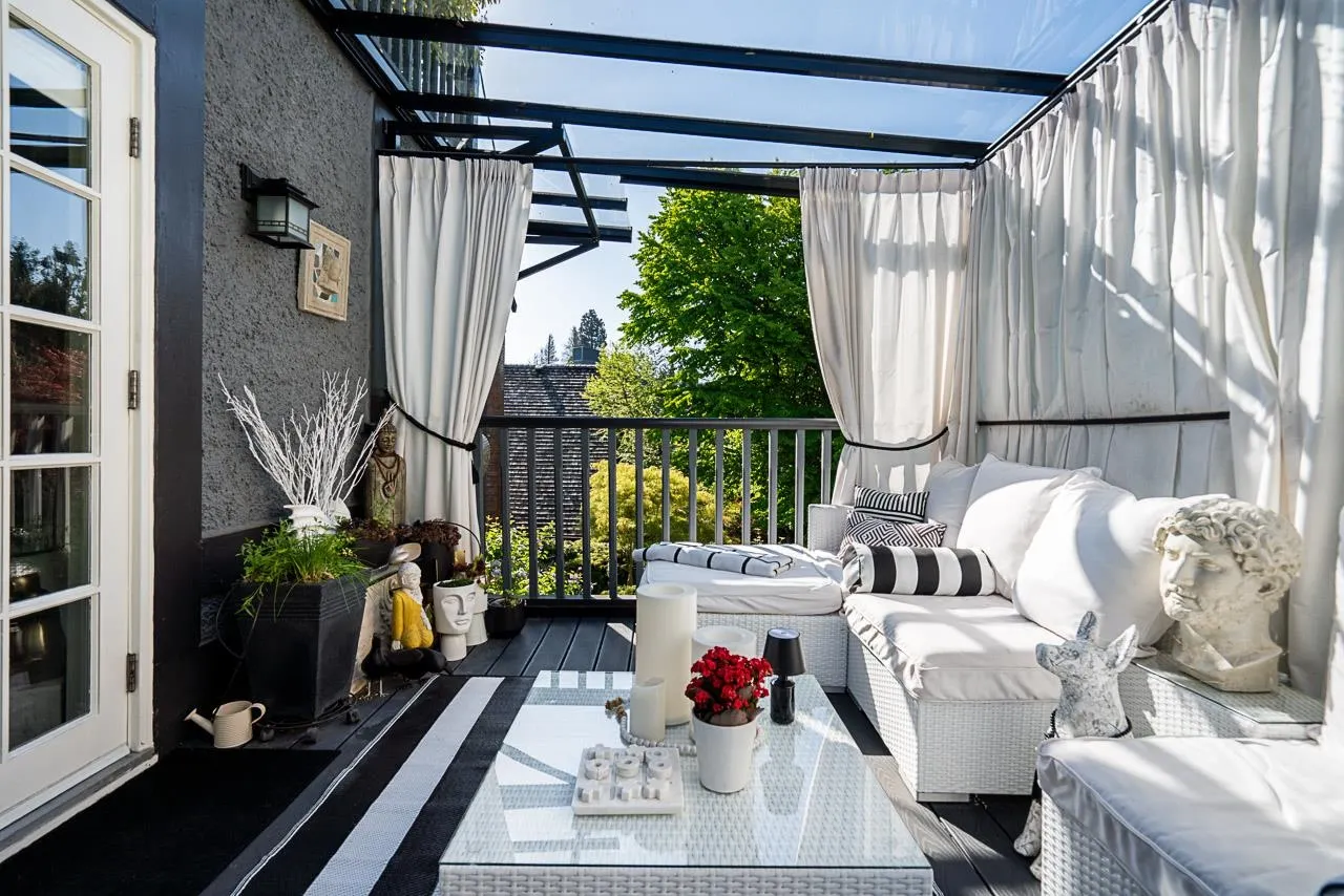 1638 Matthews Avenue