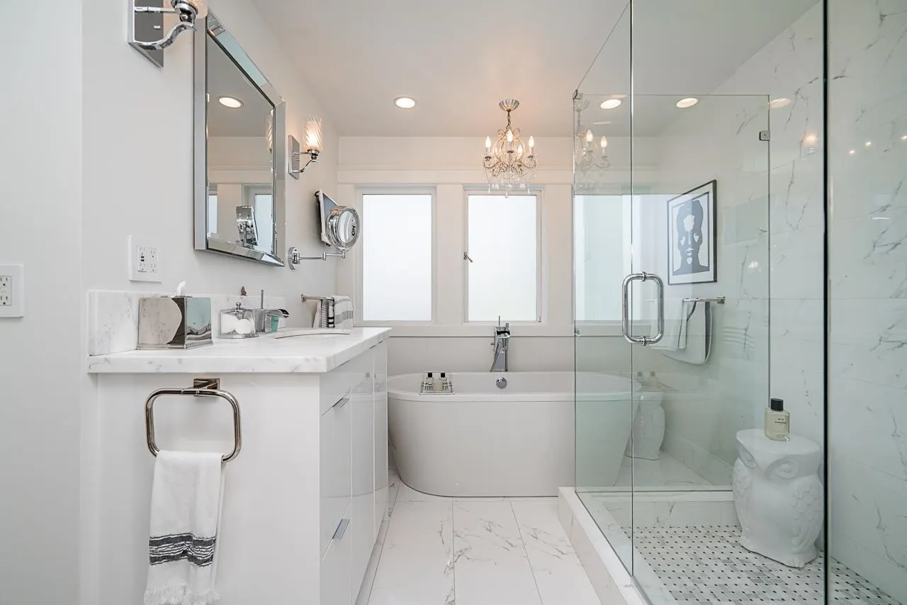 1638 Matthews Avenue