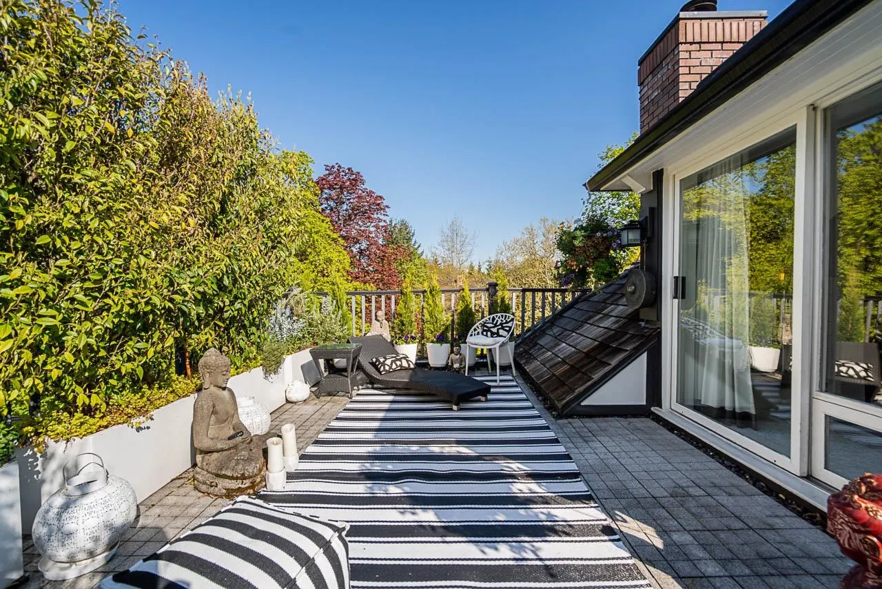 1638 Matthews Avenue