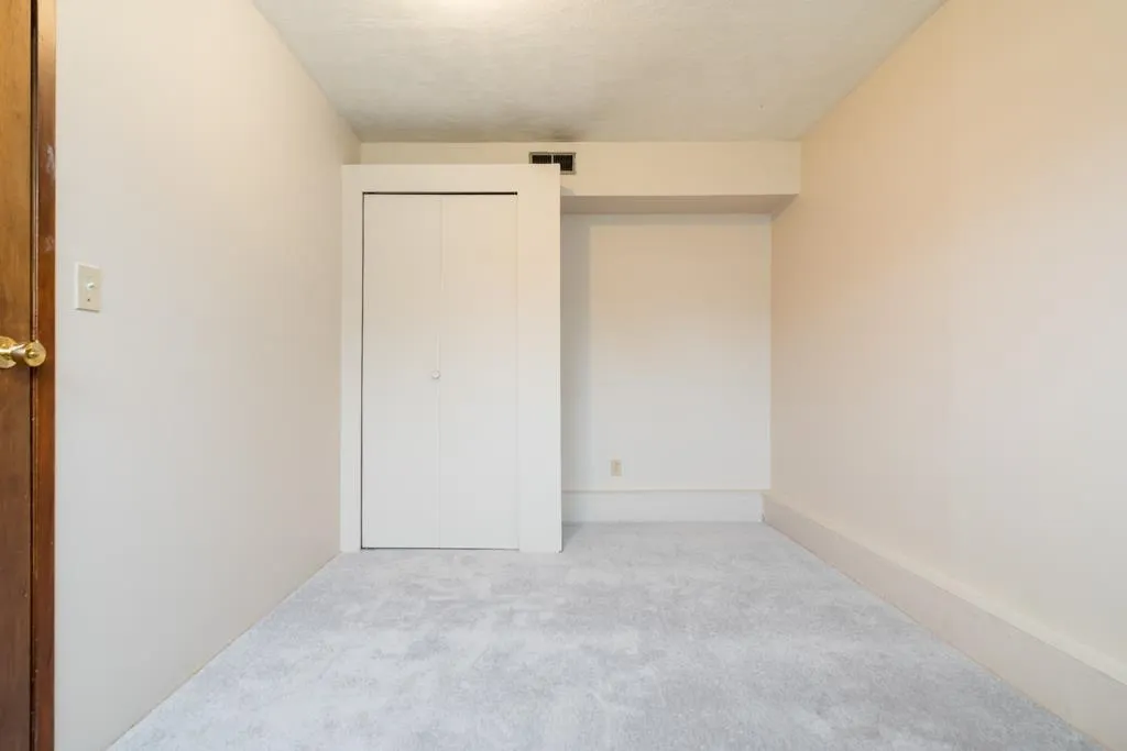 8411 Rideau Drive