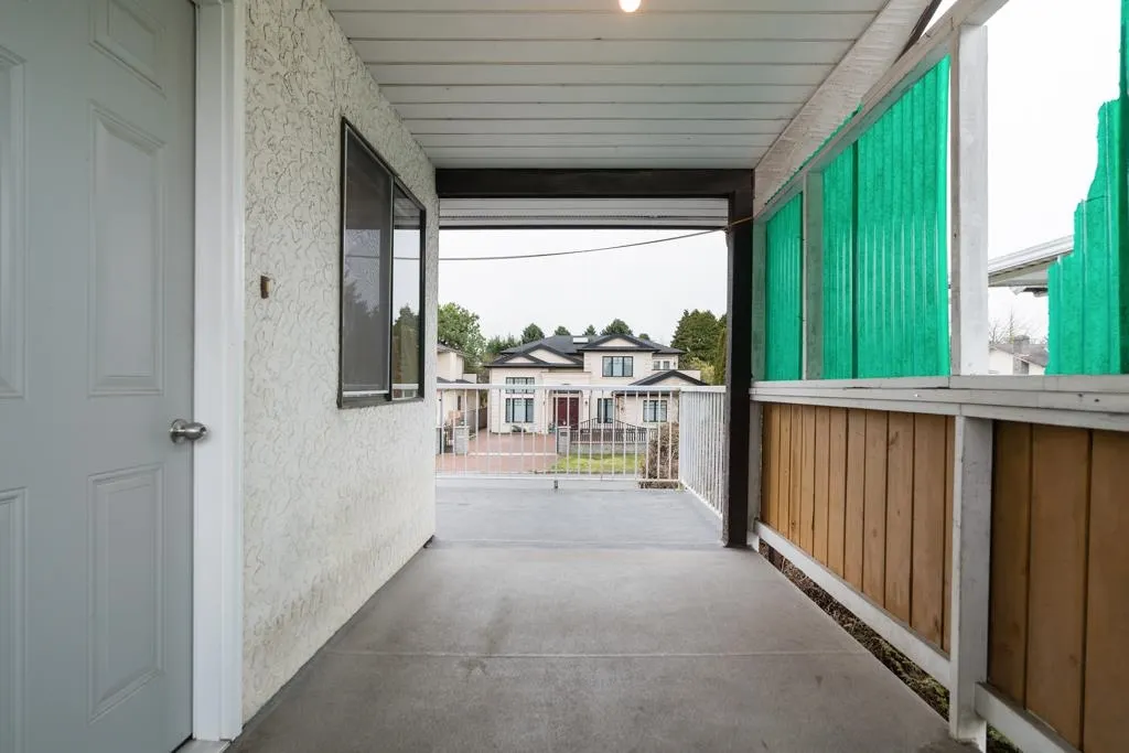 8411 Rideau Drive