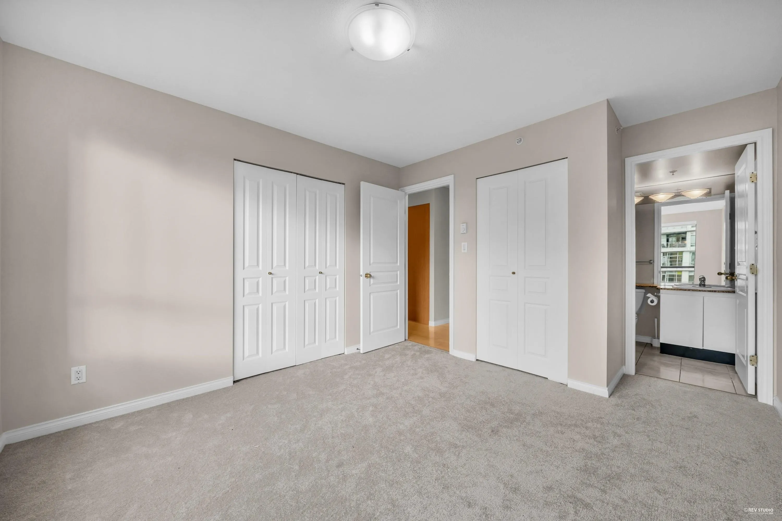 1608 1189 Howe Street