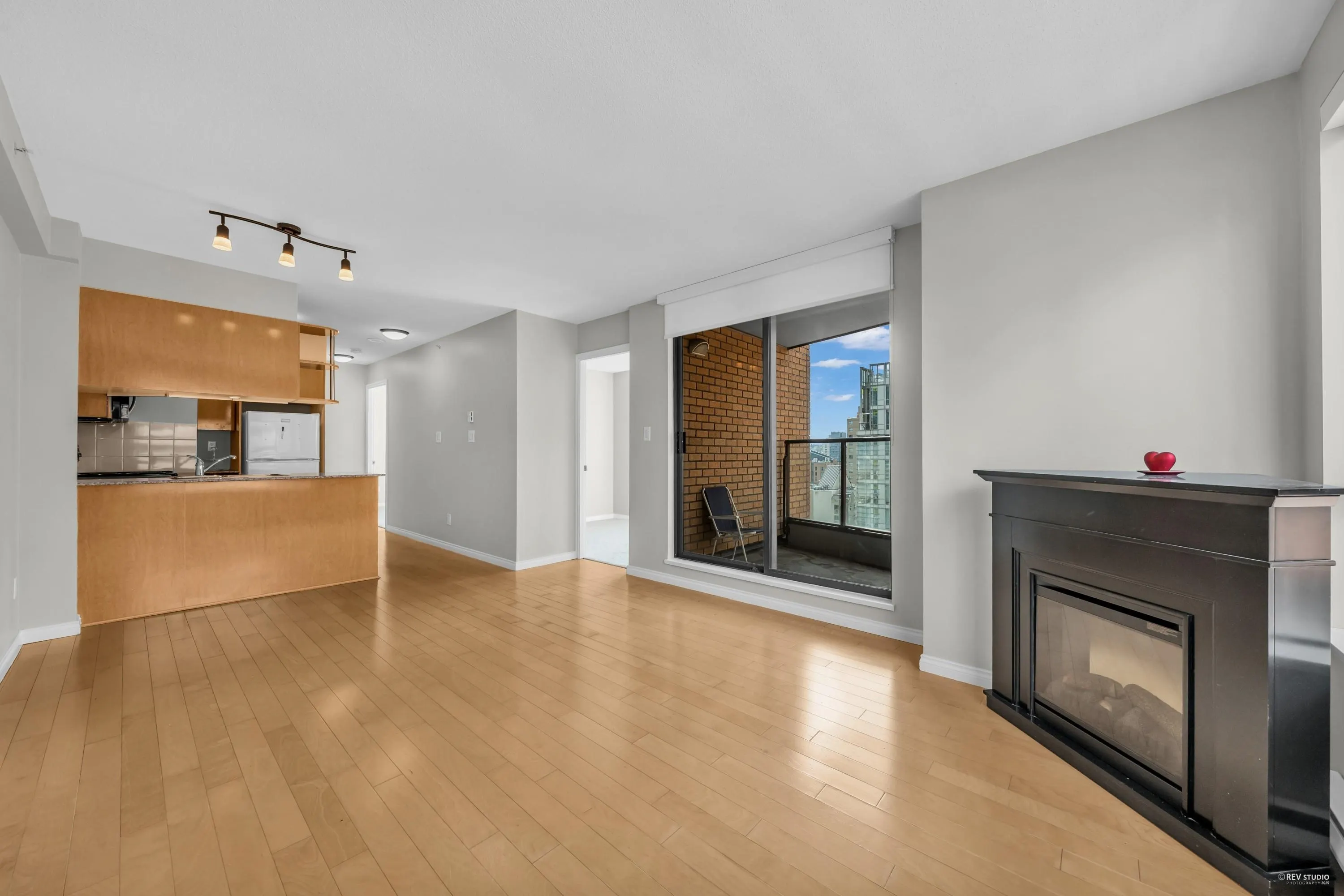 1608 1189 Howe Street
