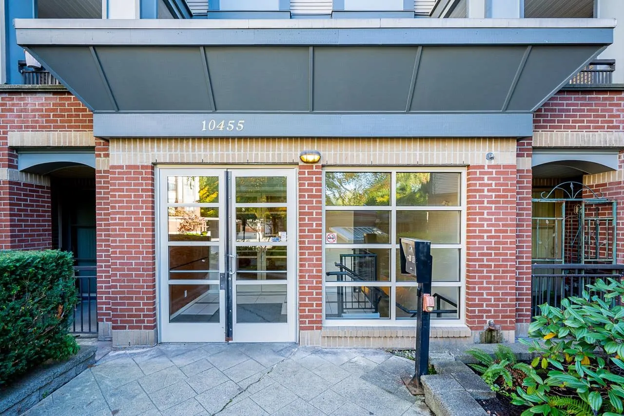 206 10455 University Drive