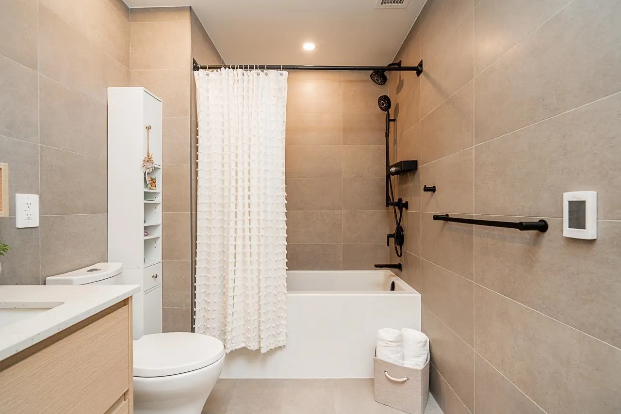 202 310 Salter Street