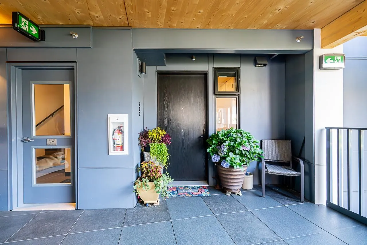 202 310 Salter Street