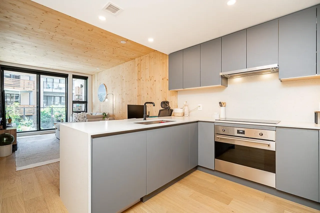 202 310 Salter Street