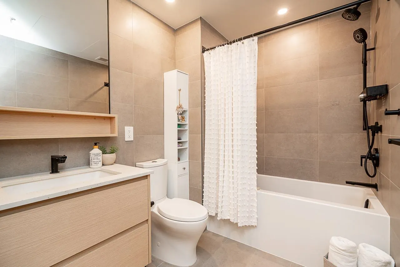 202 310 Salter Street