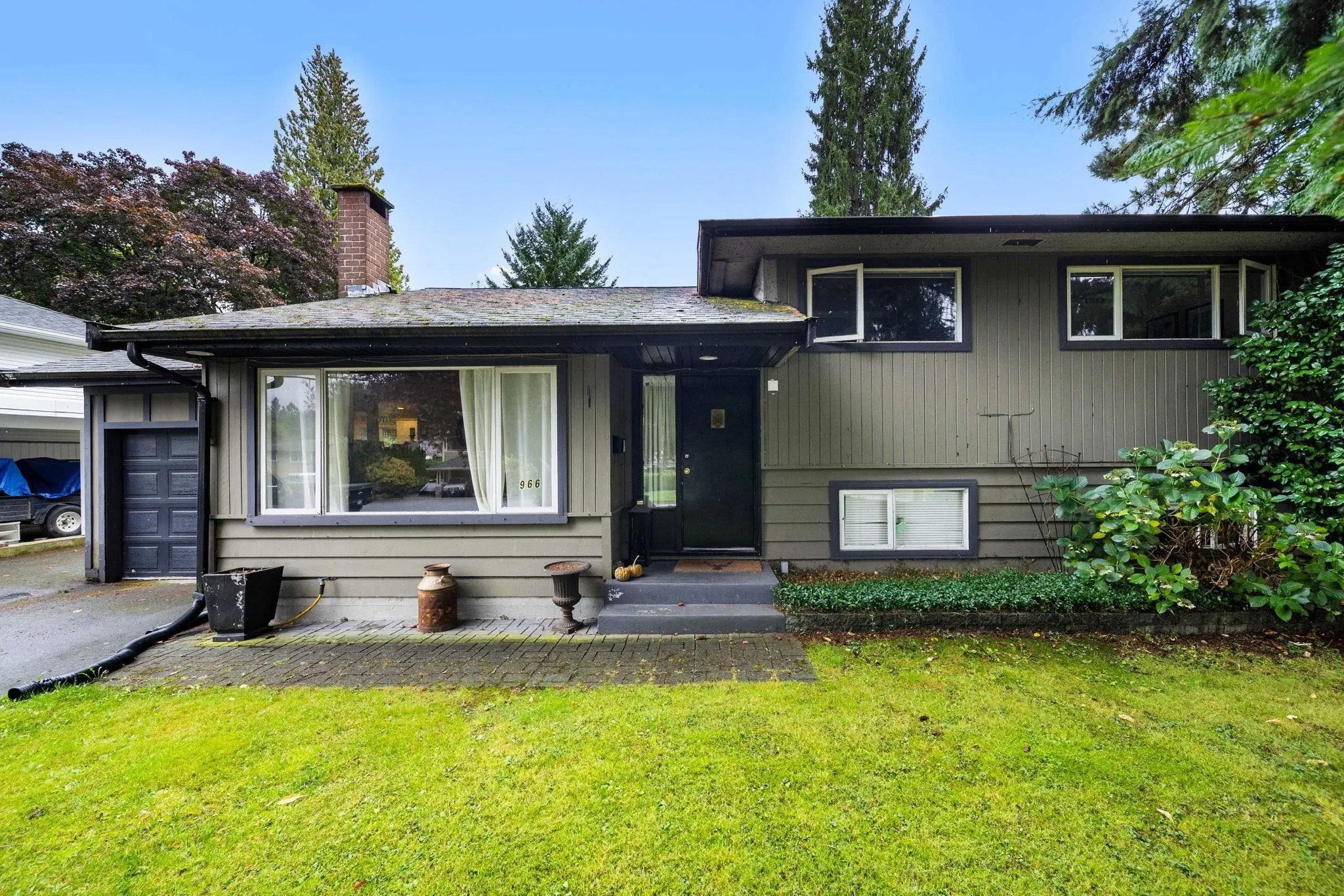 966 Dundonald Drive