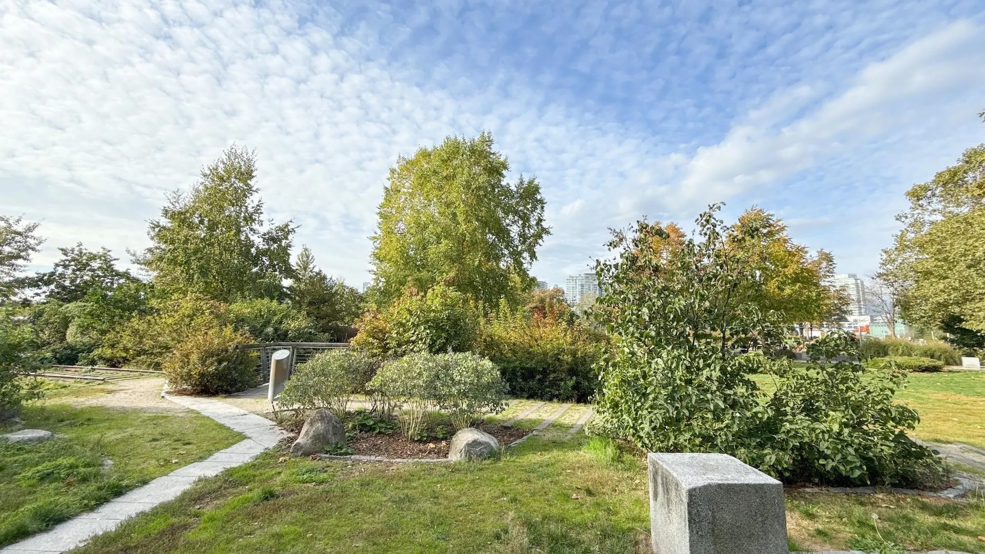 1210 1708 Columbia Street