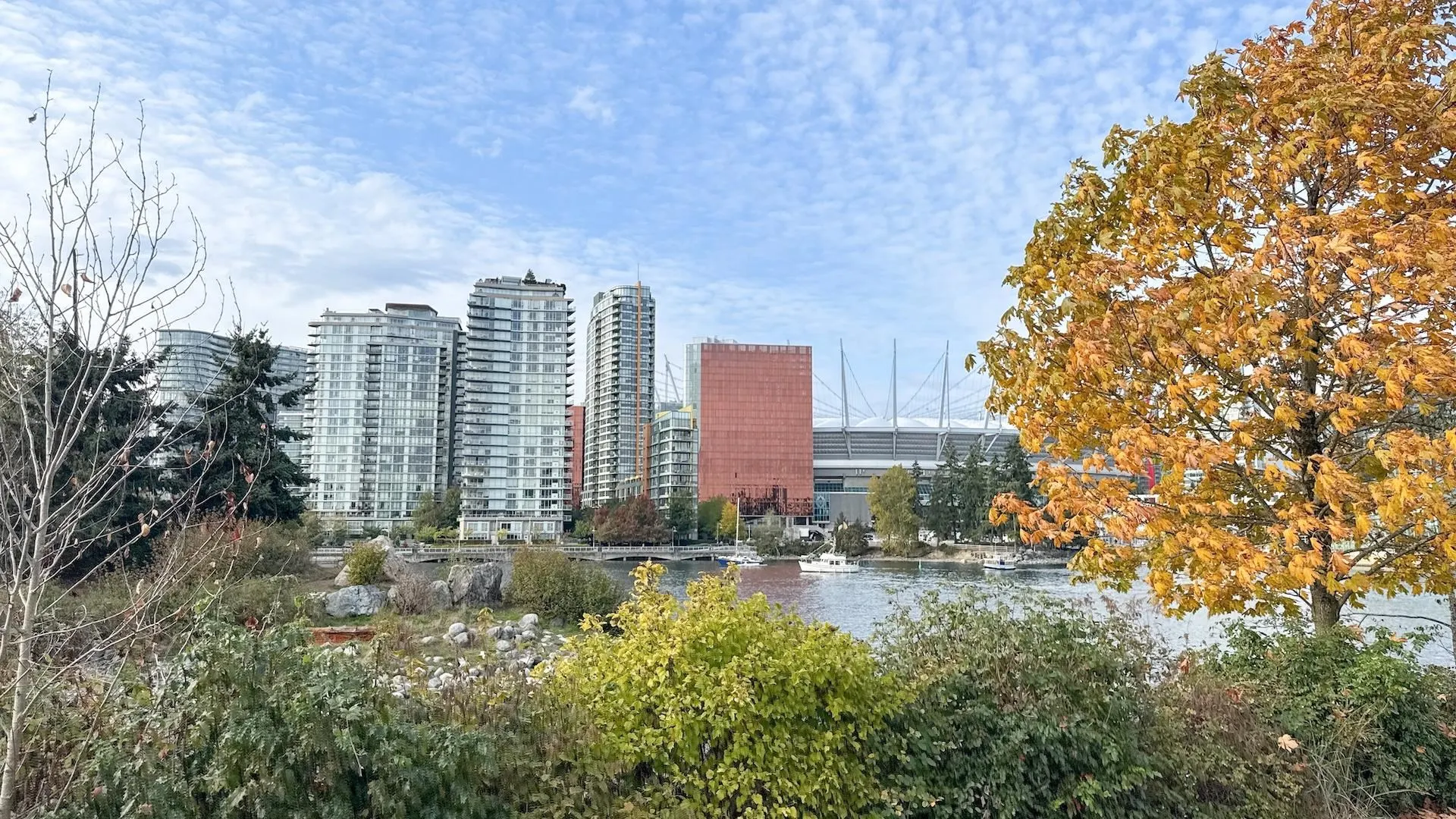 1210 1708 Columbia Street