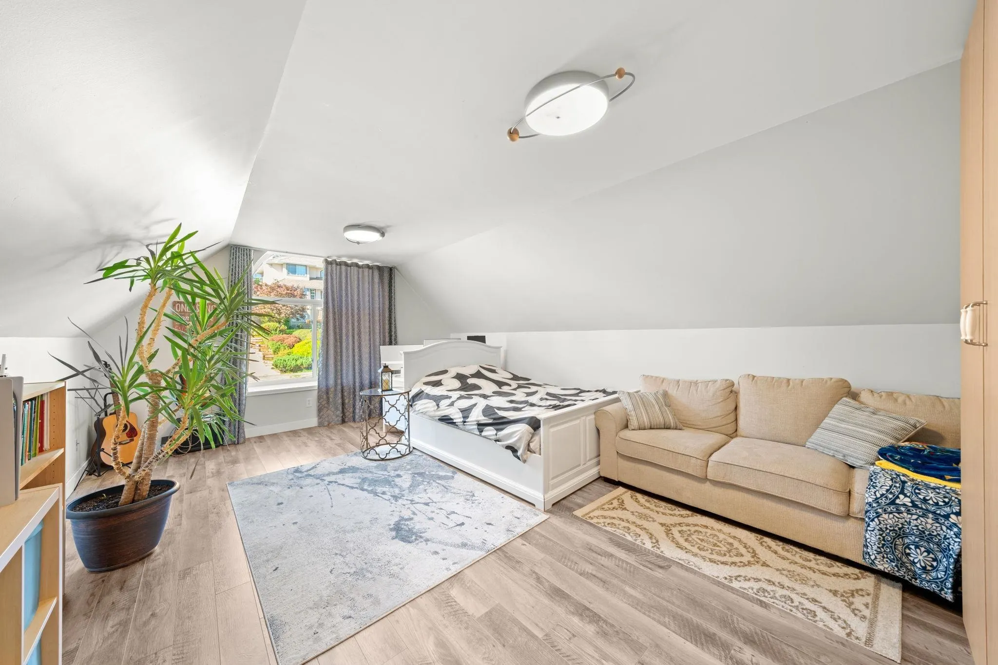 2258 Sorrento Drive