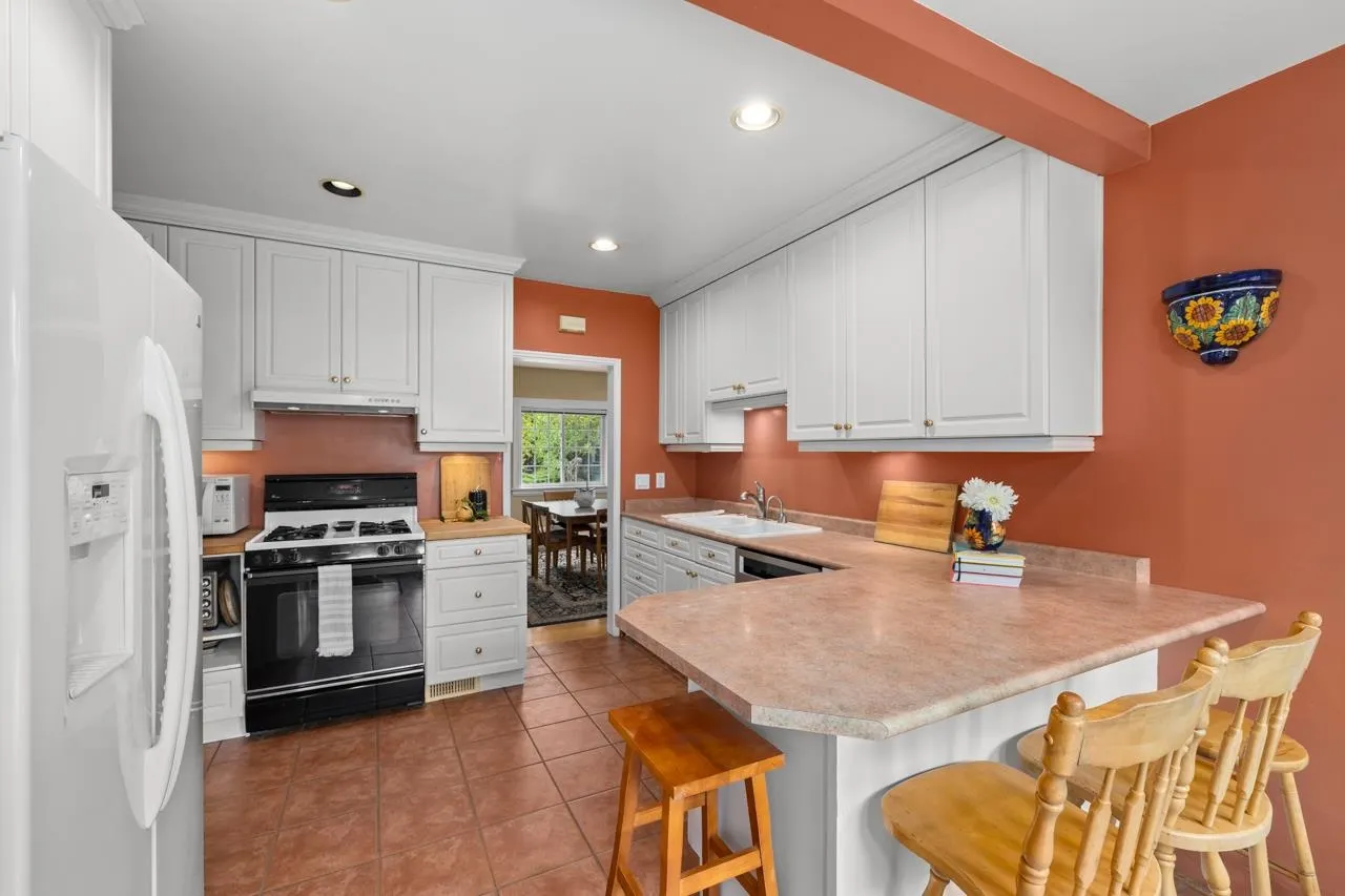 723 E 4th Street