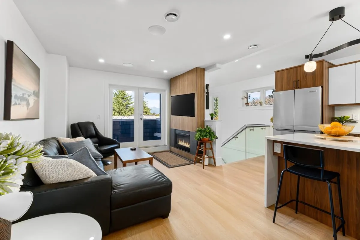 217 W 16th Avenue