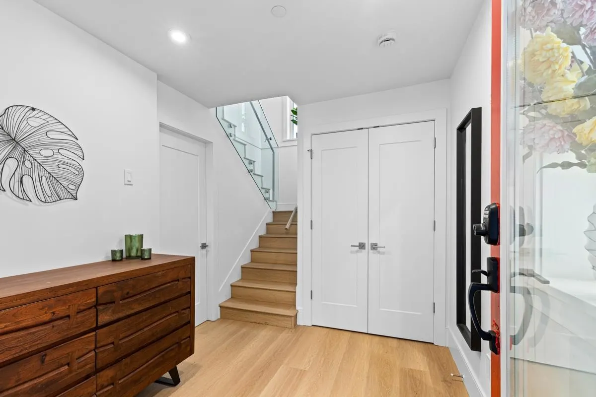 217 W 16th Avenue