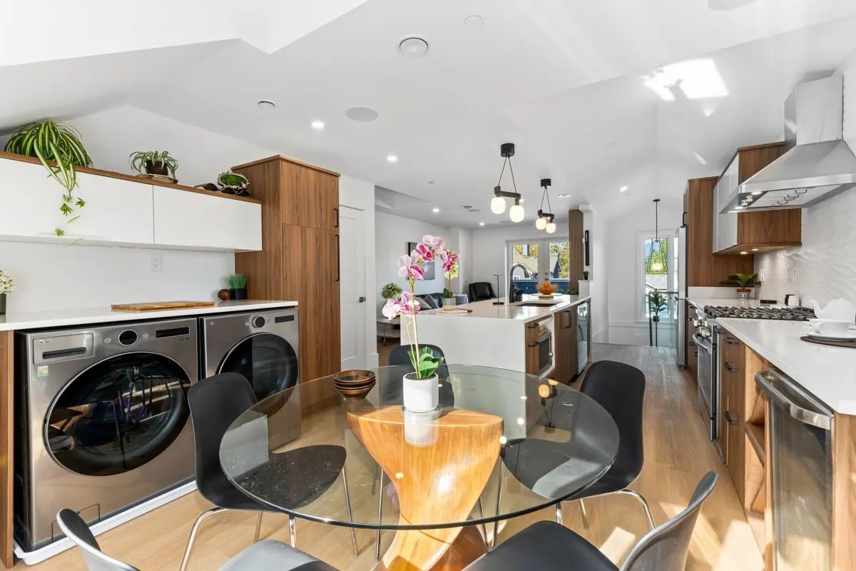 217 W 16th Avenue