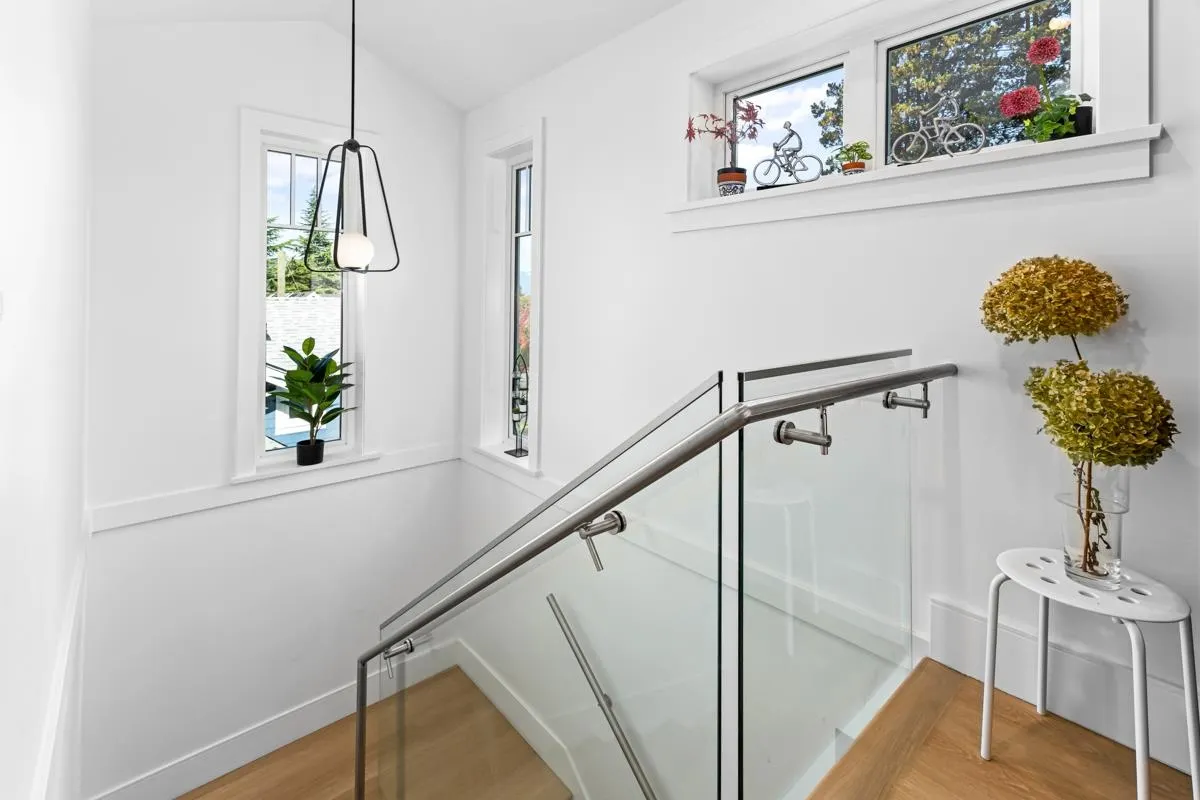 217 W 16th Avenue