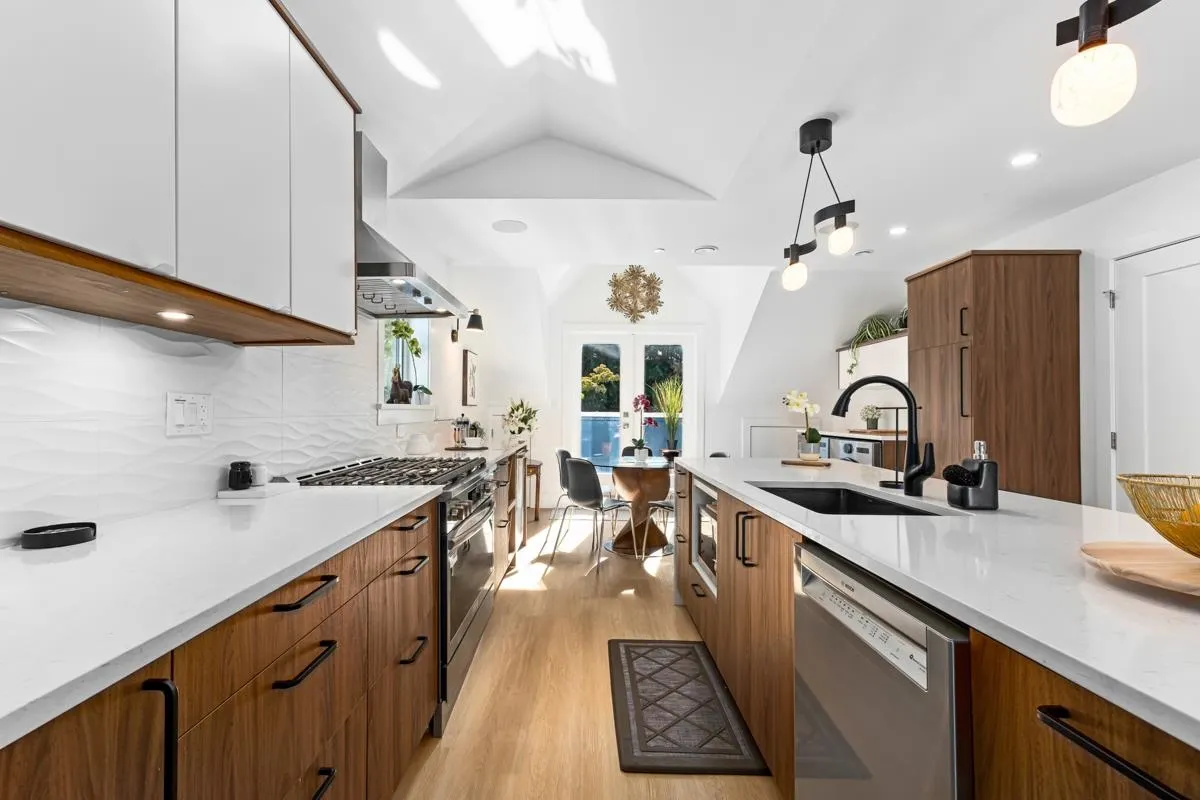 217 W 16th Avenue