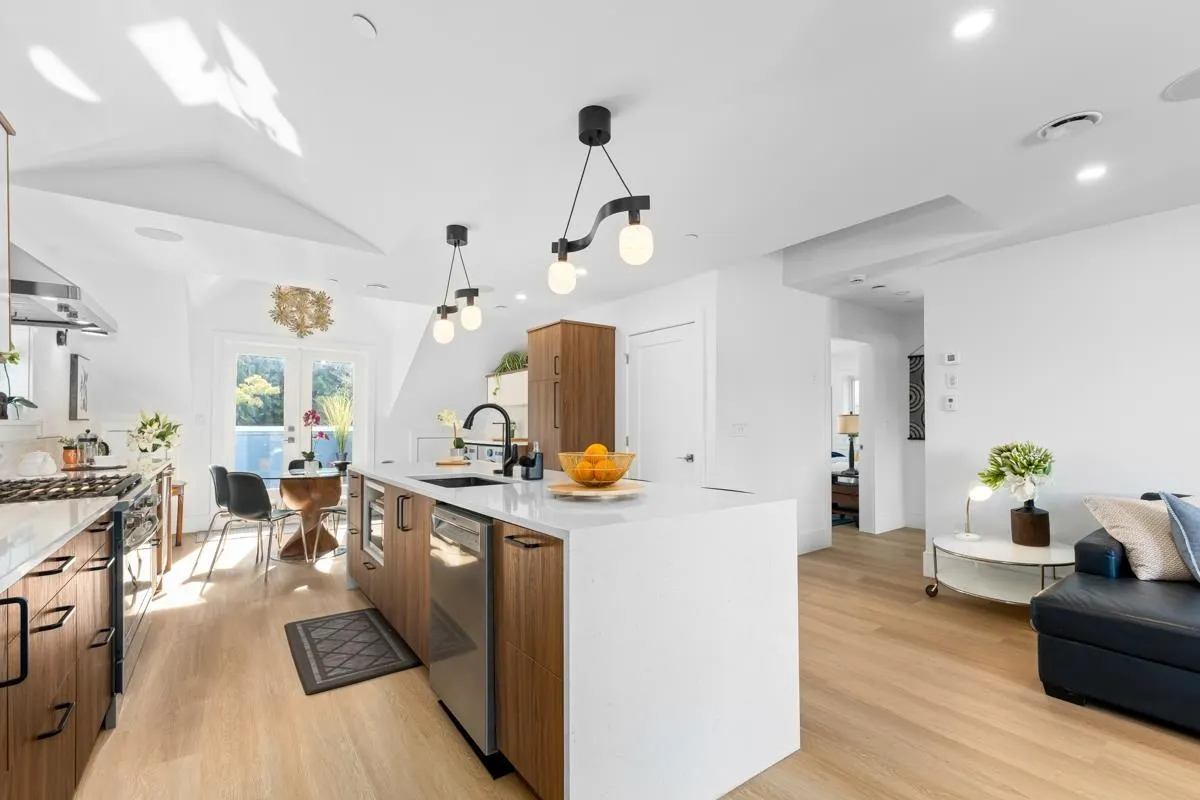 217 W 16th Avenue