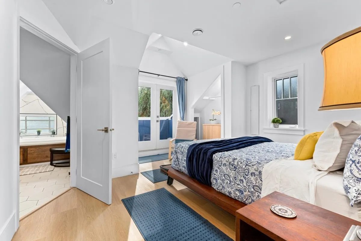 217 W 16th Avenue