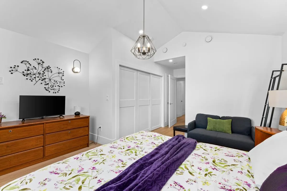 217 W 16th Avenue