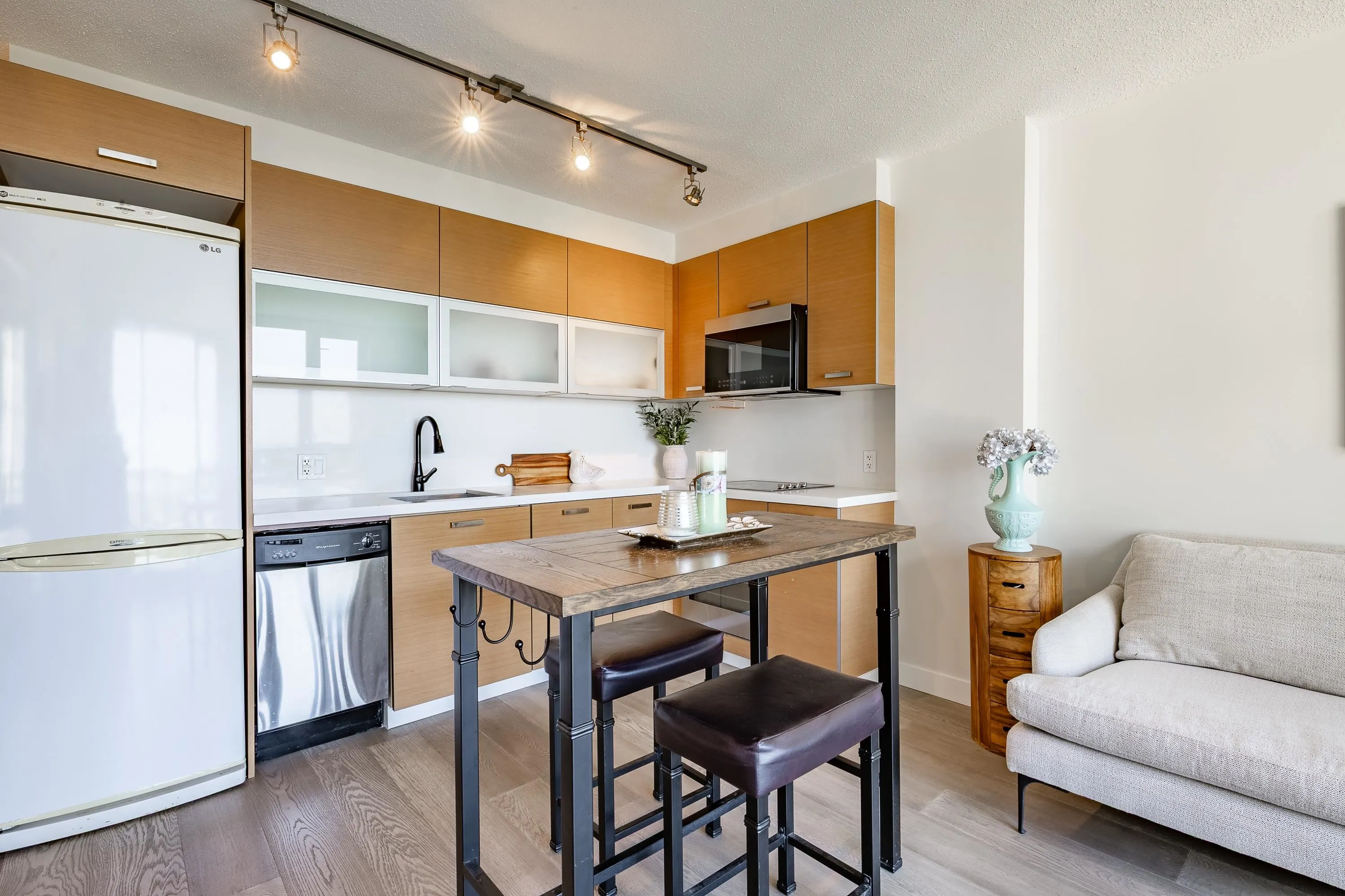 1705 10777 University Drive