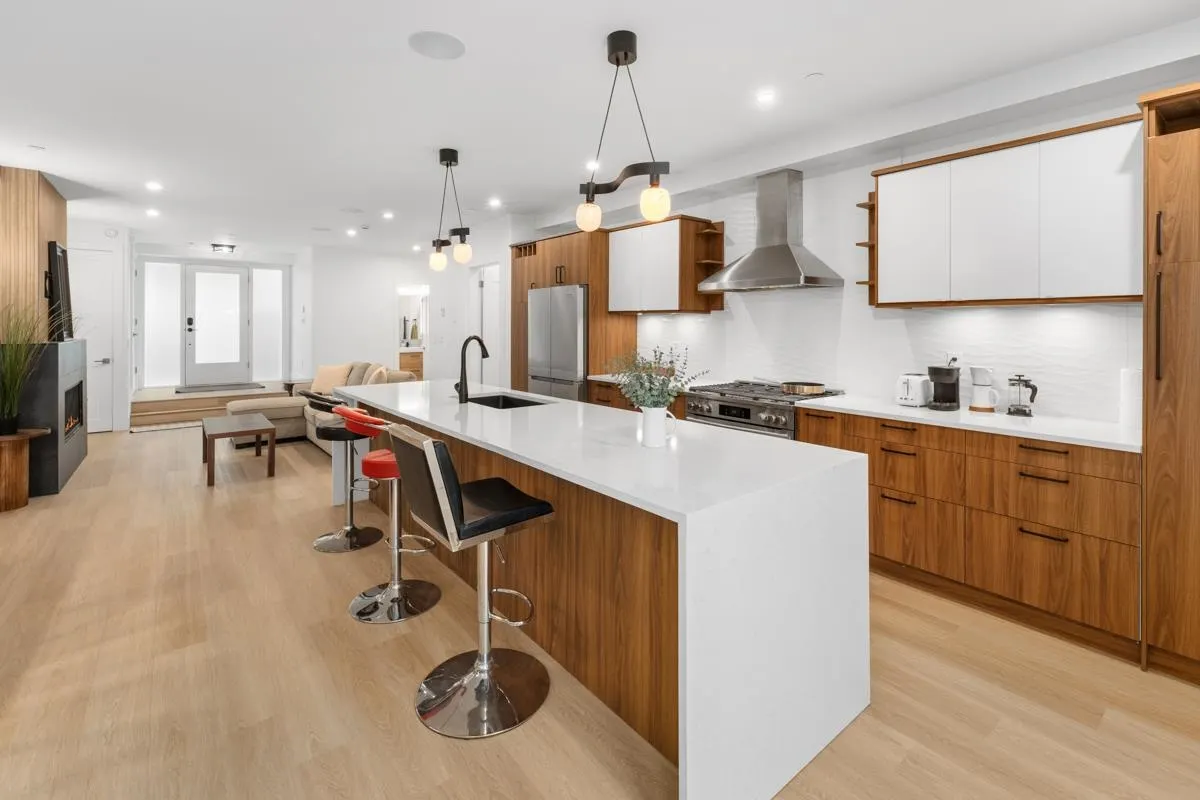 219 W 16th Avenue
