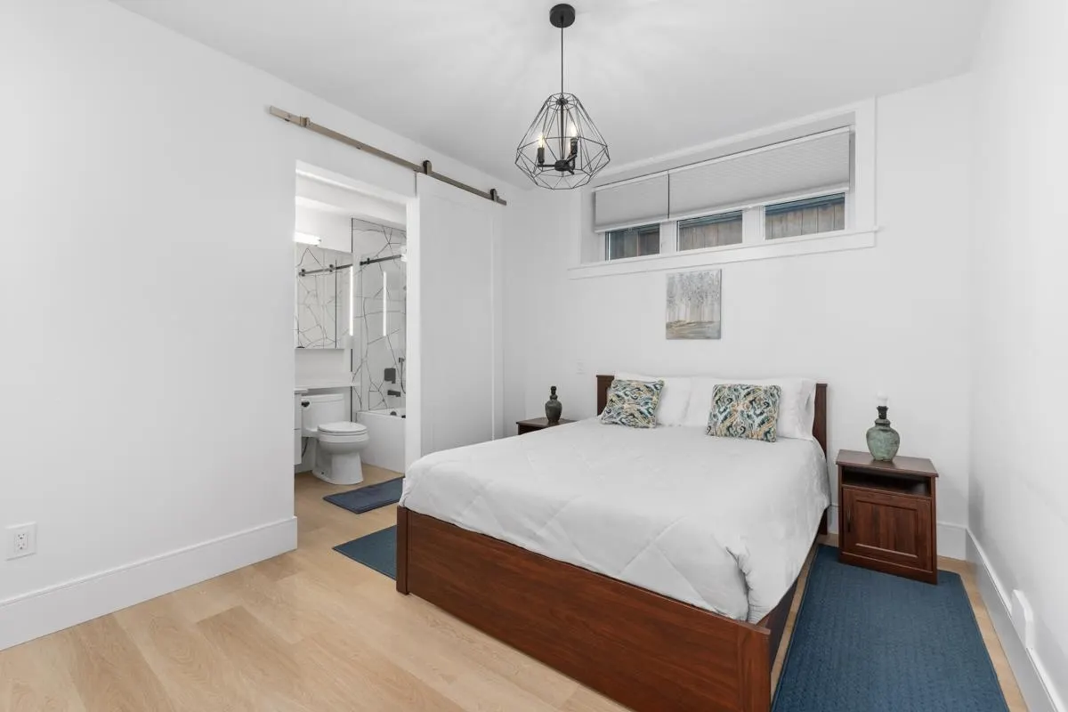 219 W 16th Avenue