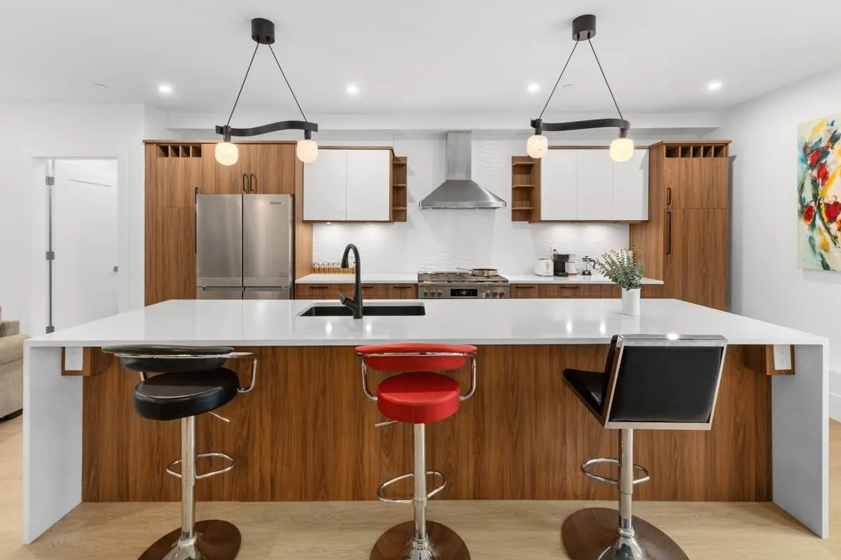 219 W 16th Avenue