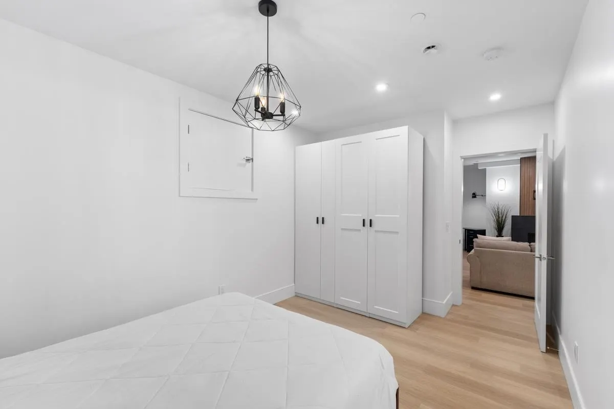 219 W 16th Avenue