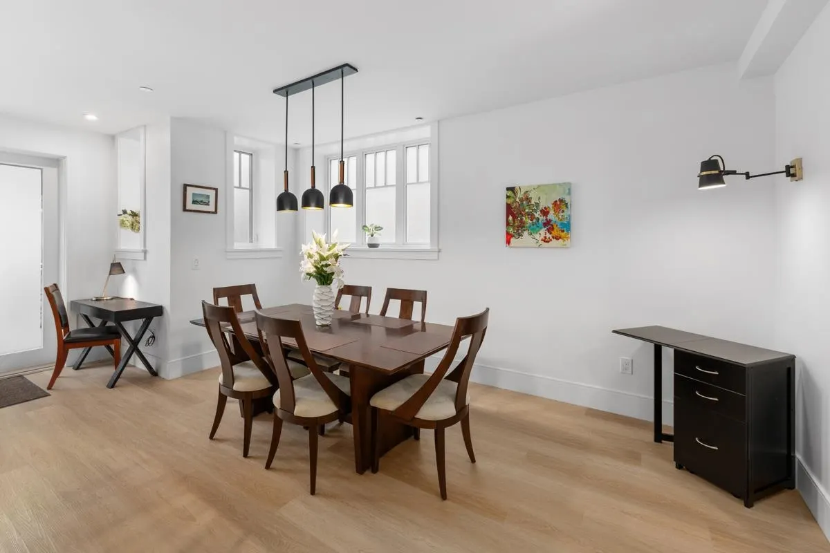 219 W 16th Avenue
