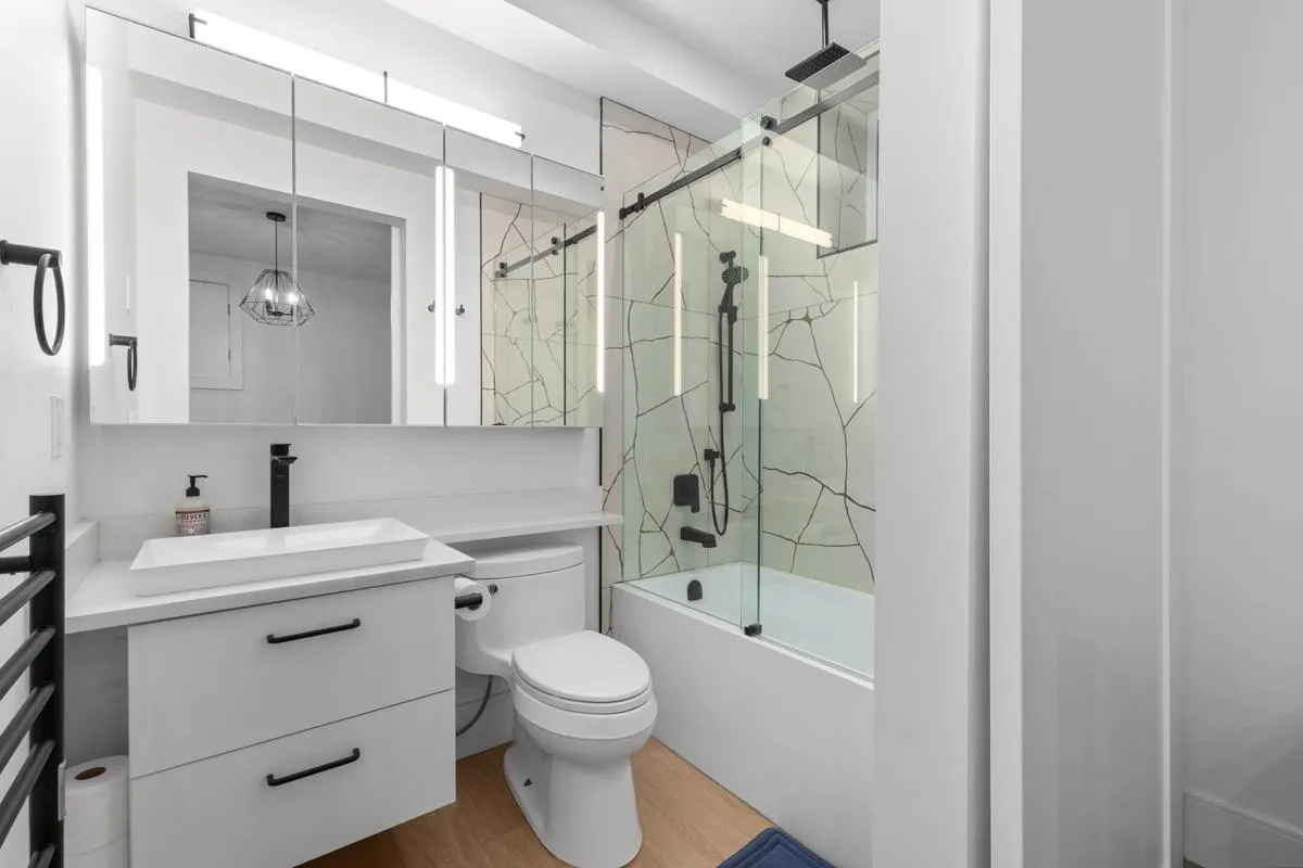 219 W 16th Avenue