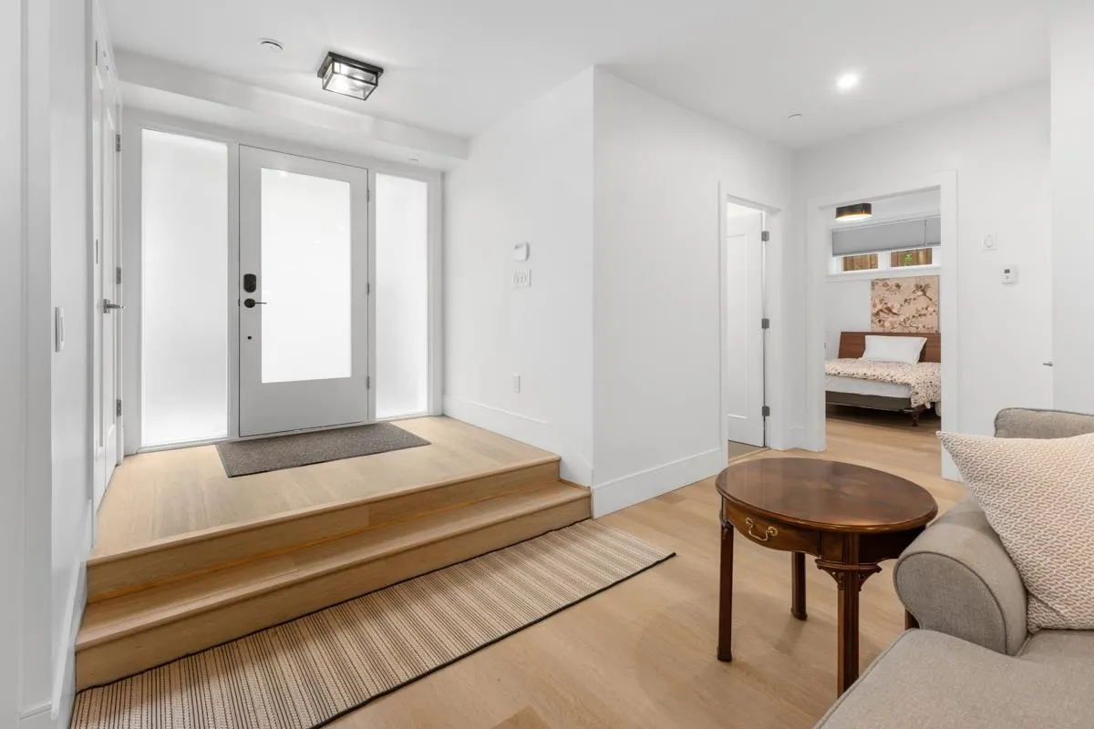219 W 16th Avenue