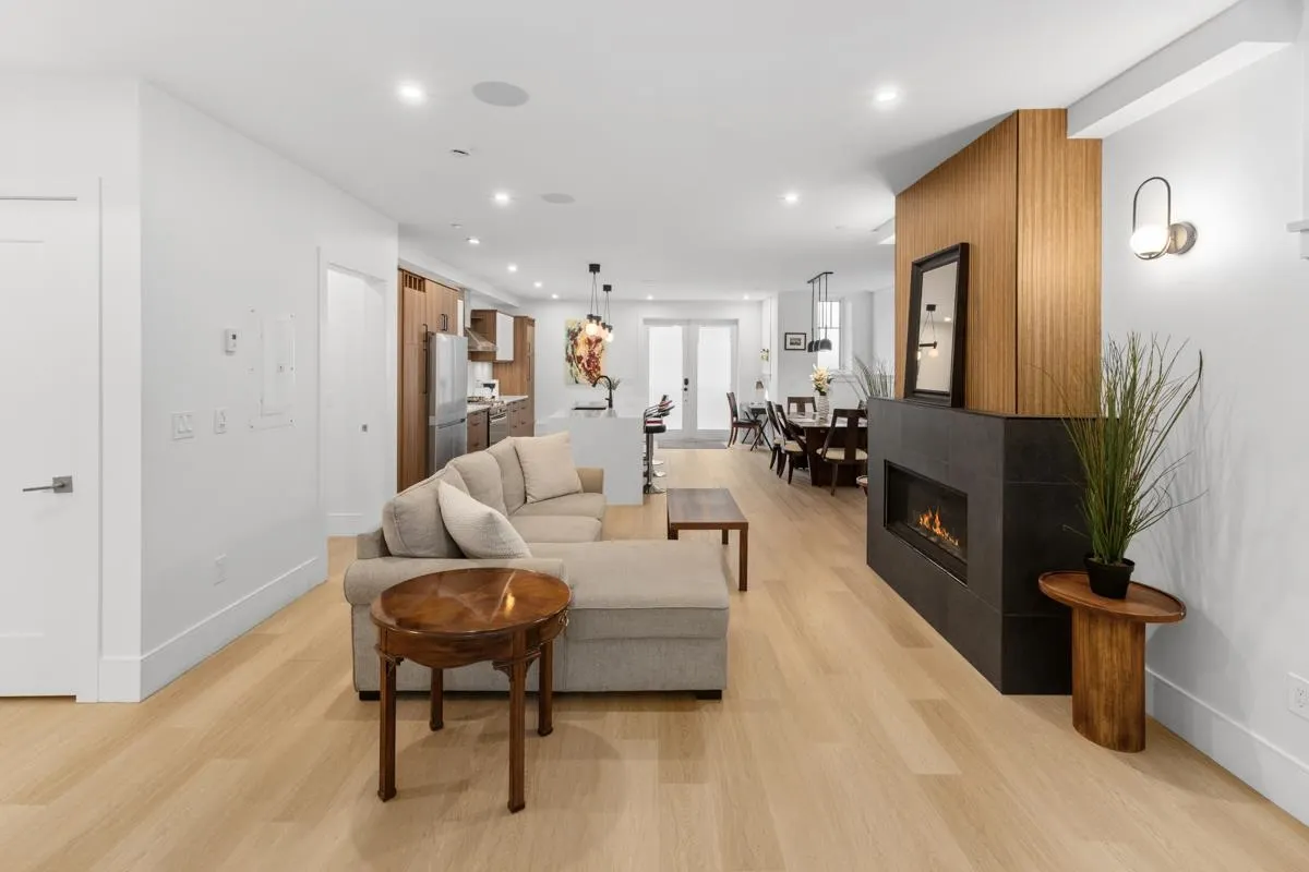 219 W 16th Avenue