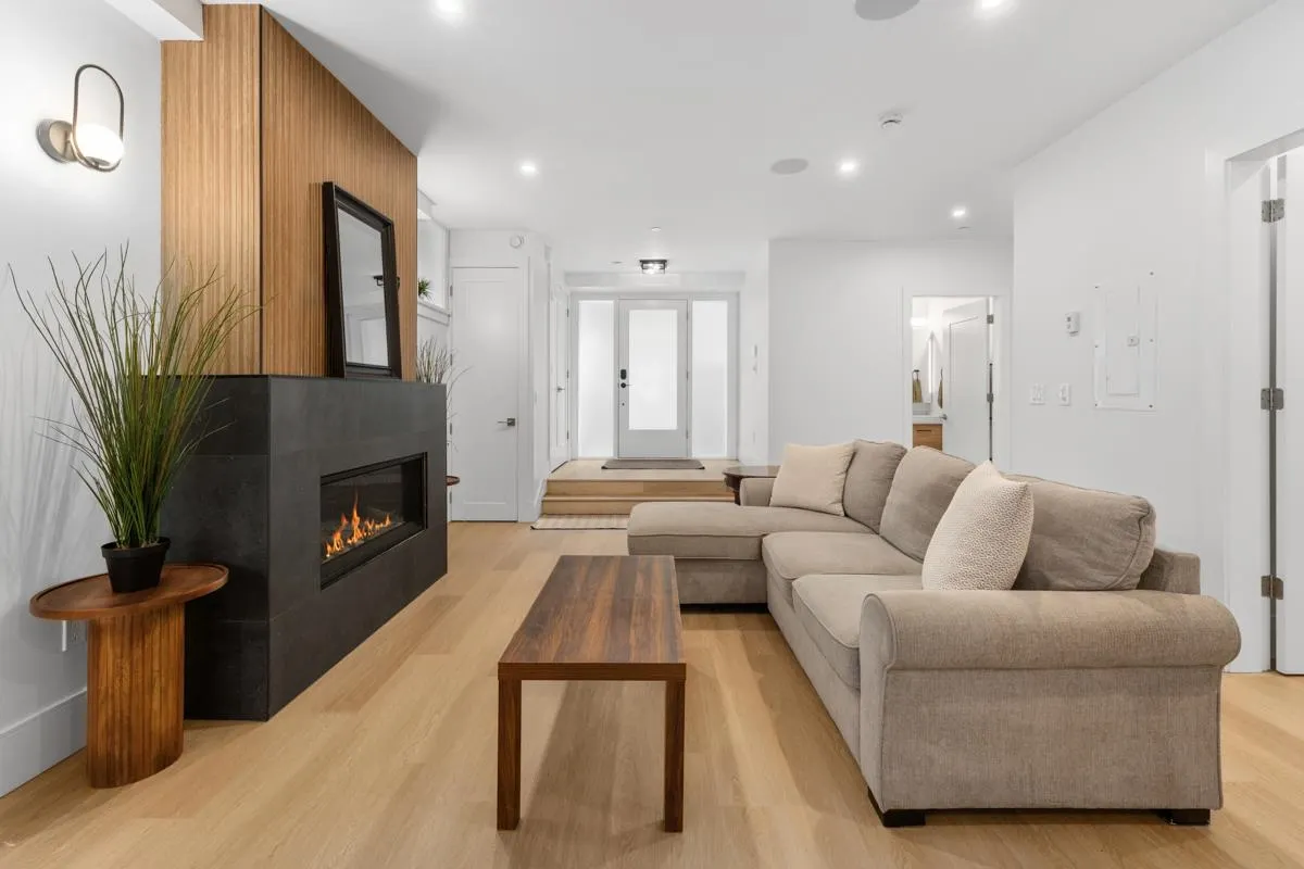 219 W 16th Avenue