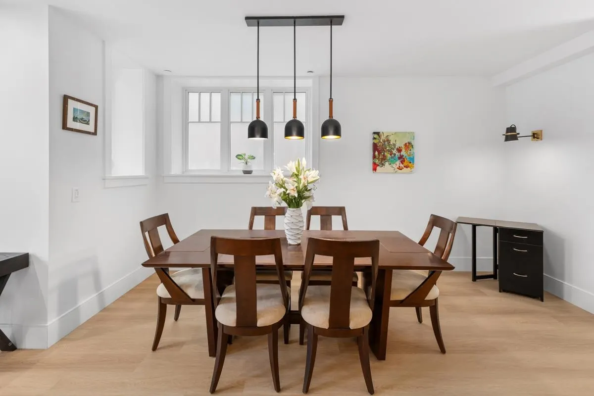219 W 16th Avenue