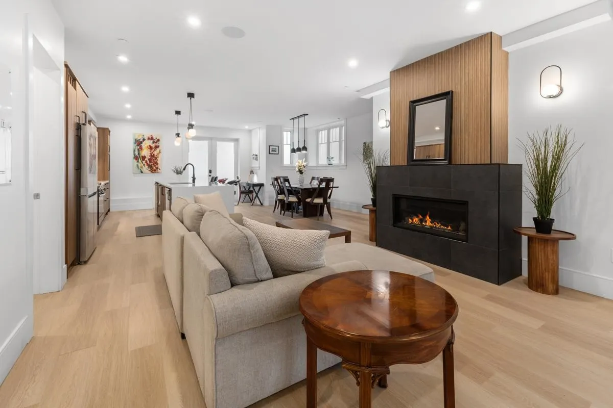 219 W 16th Avenue