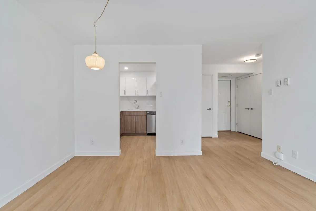 804 1265 Barclay Street