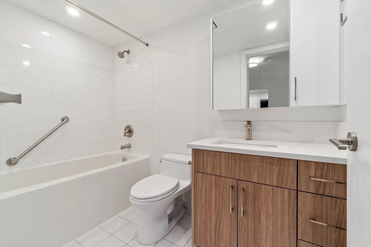 804 1265 Barclay Street