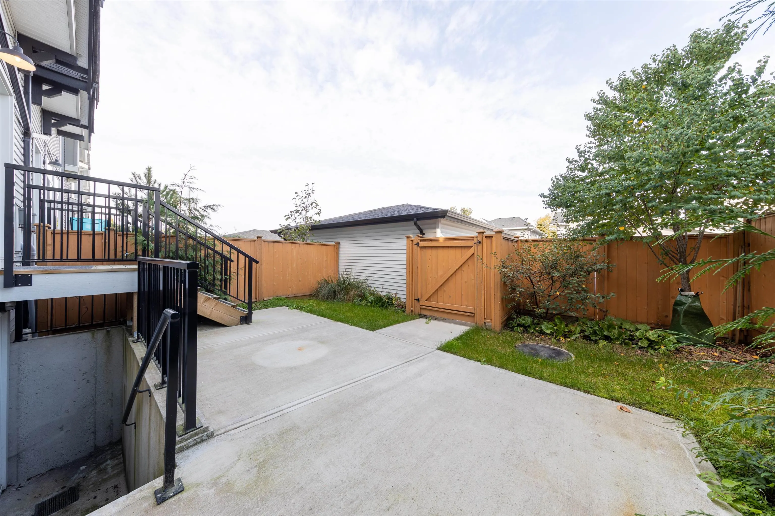 19785 75a Avenue