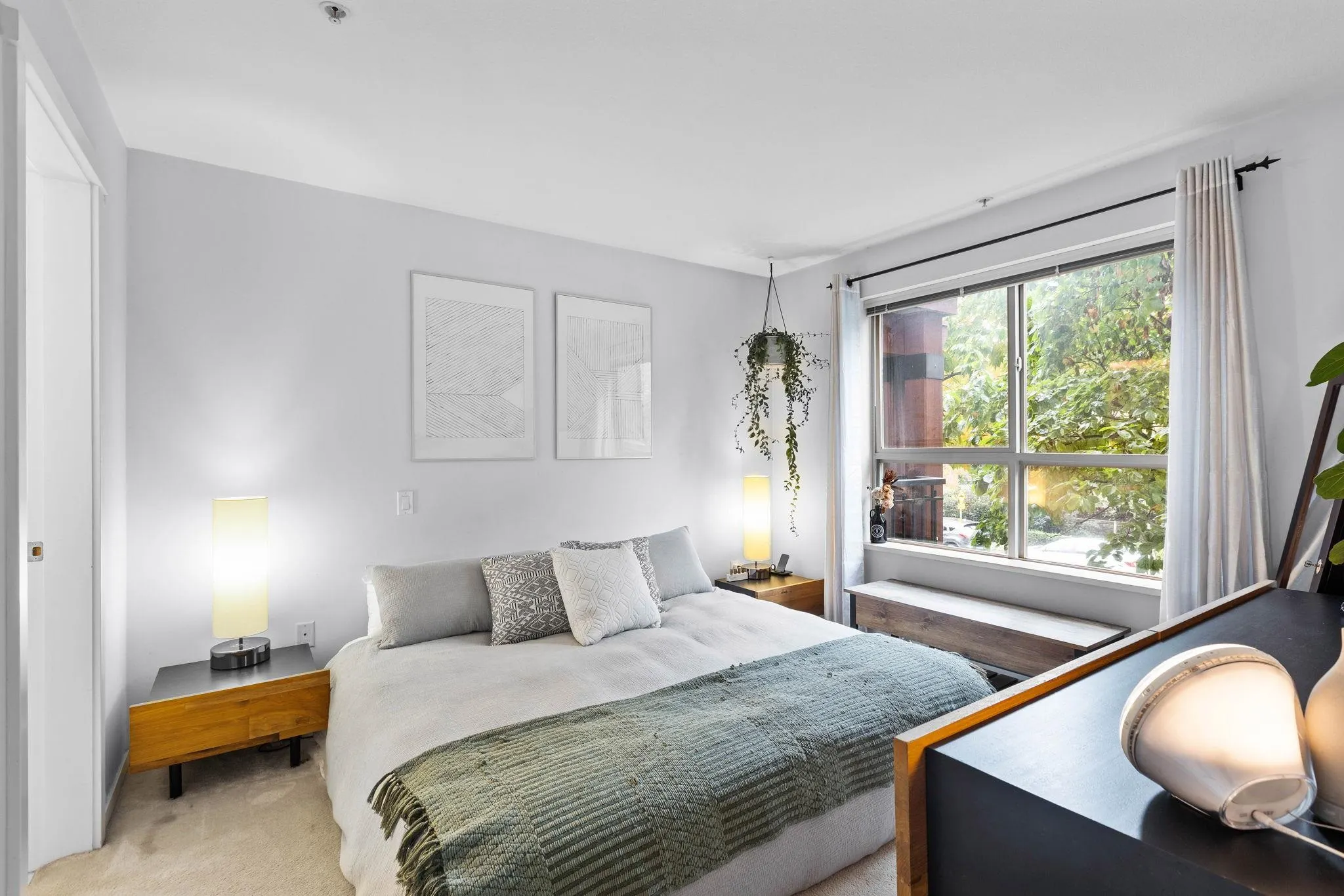 210 200 Klahanie Drive