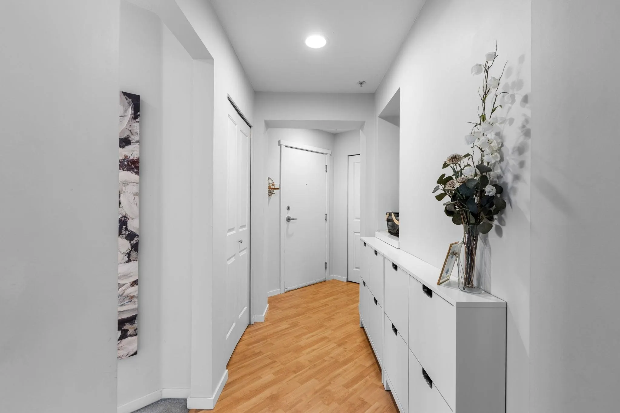 210 200 Klahanie Drive