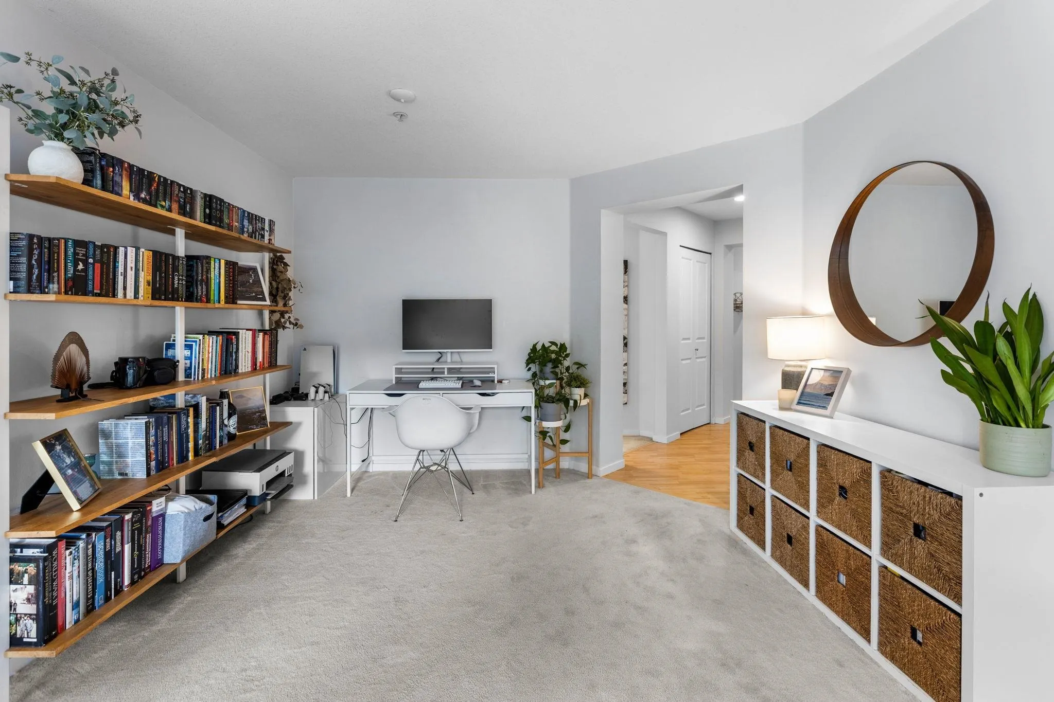 210 200 Klahanie Drive