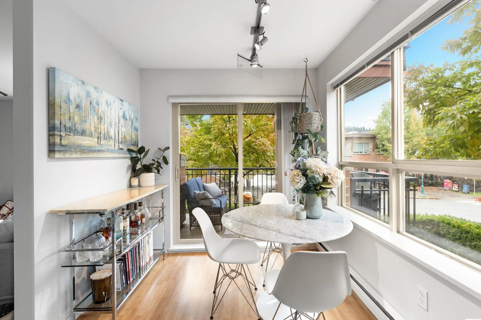 210 200 Klahanie Drive