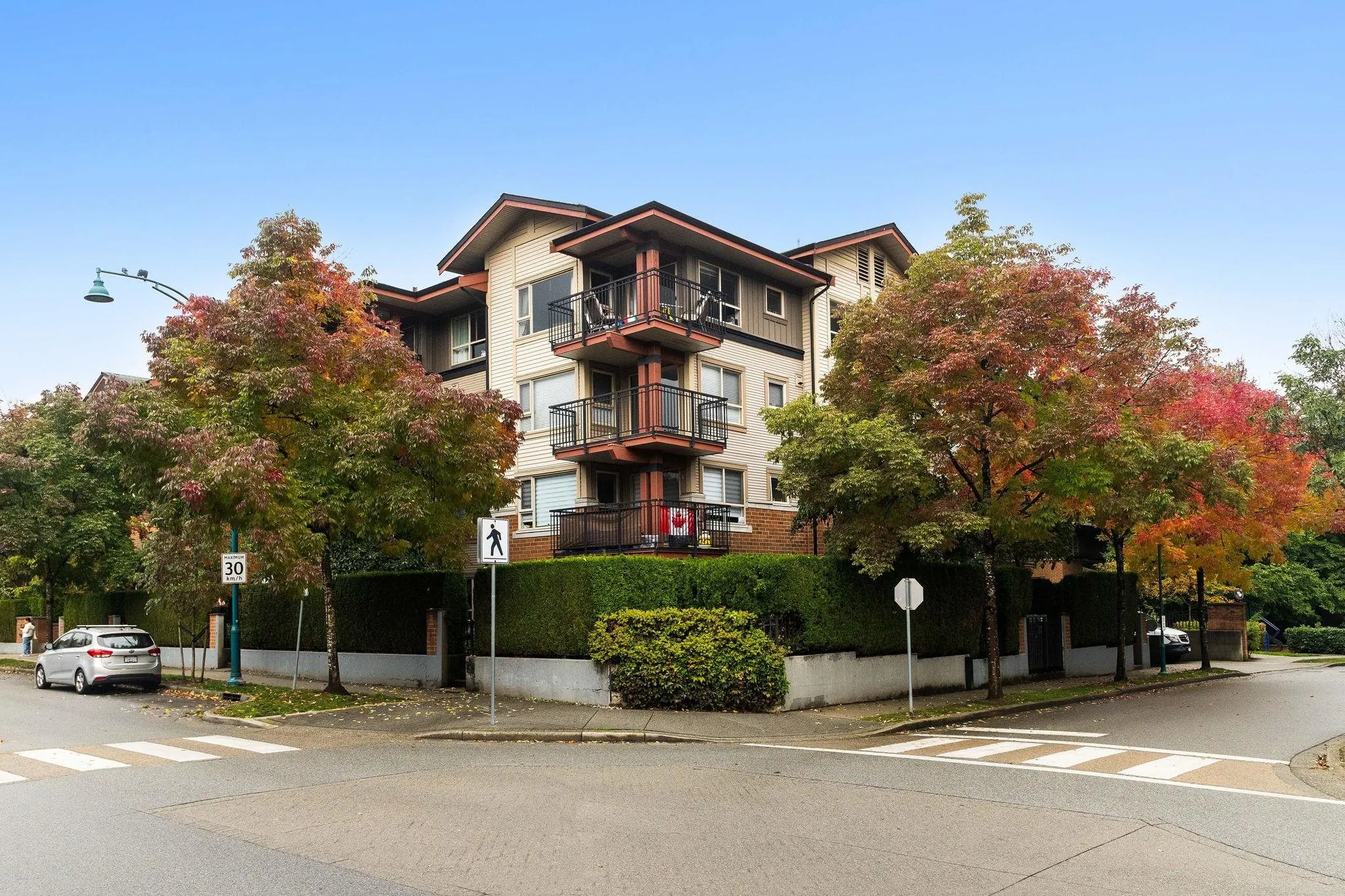 210 200 Klahanie Drive